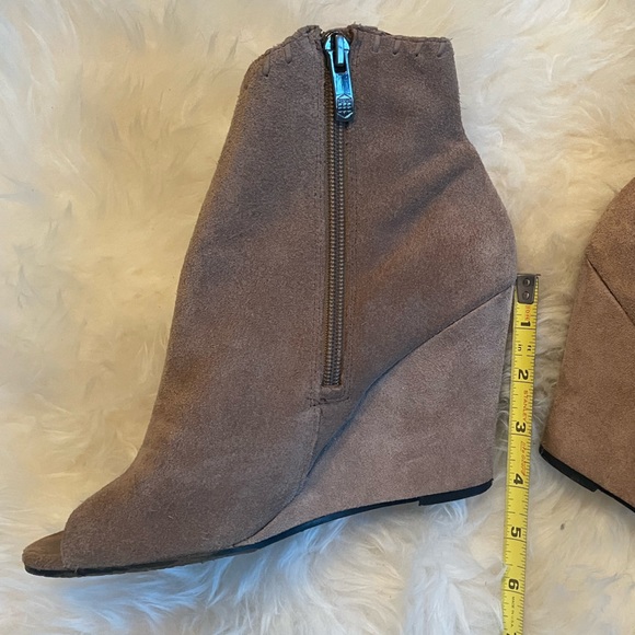 Used, super comfy suede wedge booties. Size 8.5. Vince Camuto Tecca. - Picture 3 of 9